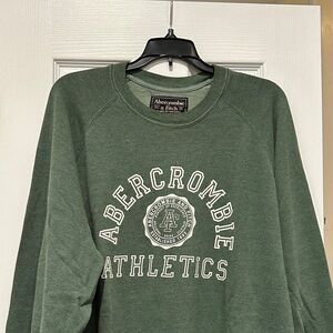 Abercrombie & Fitch Men's Crewneck in Forest Green